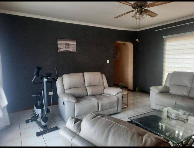 3 BEDROOM HOUSE FOR SALE IN WALDRIFT